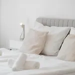 Fritz Am Bauhausmuseum * Dessau-Rosslau